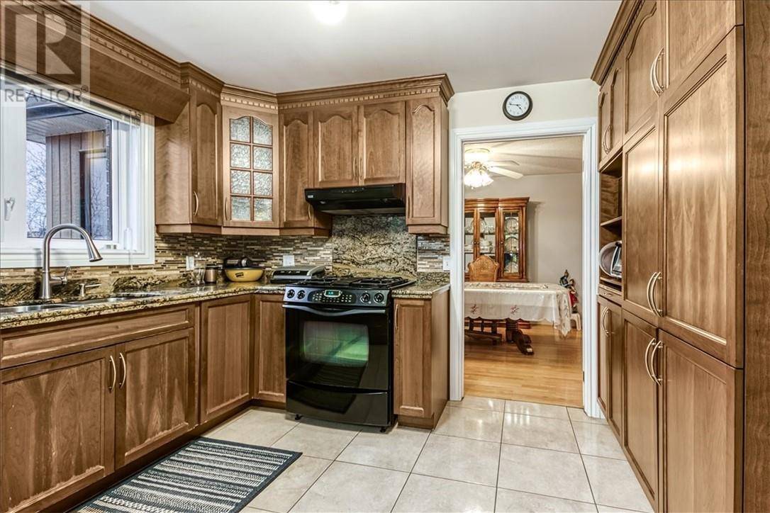Sudbury, ON P3E2P2,402 MAKI Avenue