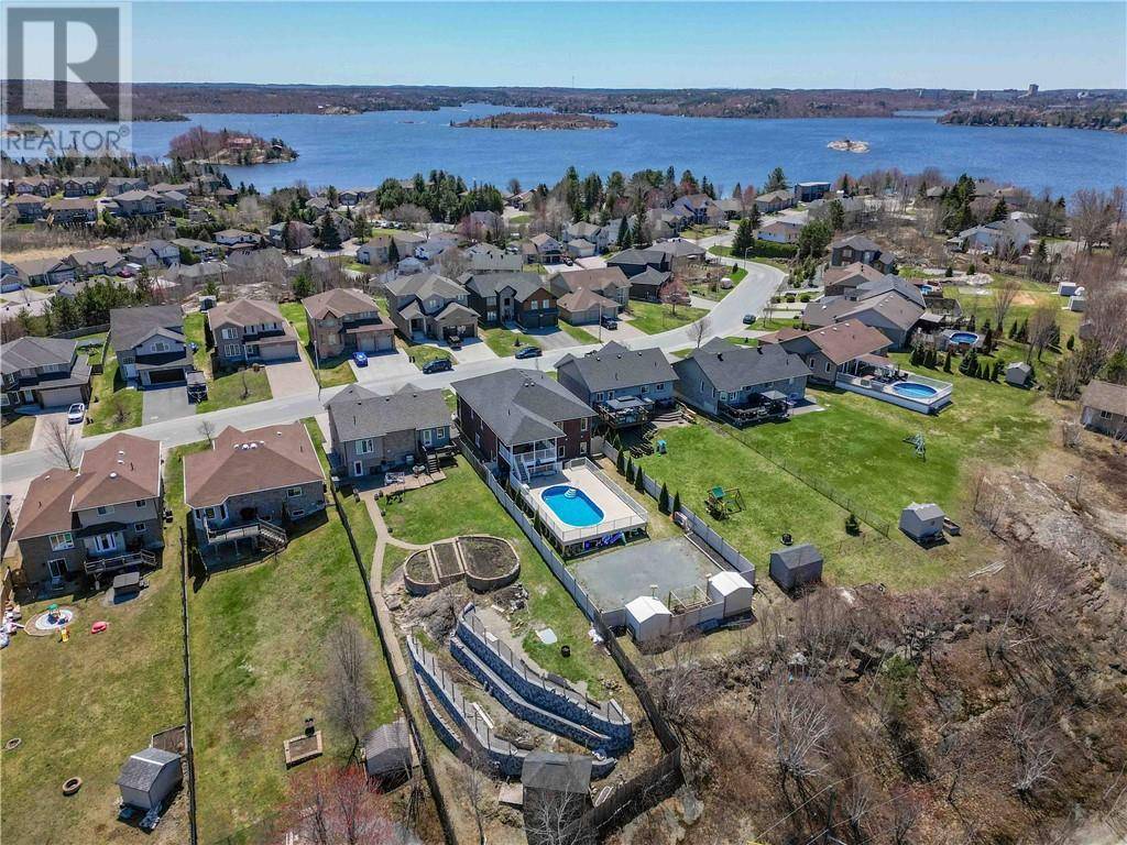 69 Bayside Crescent, Sudbury, ON P3B0B9