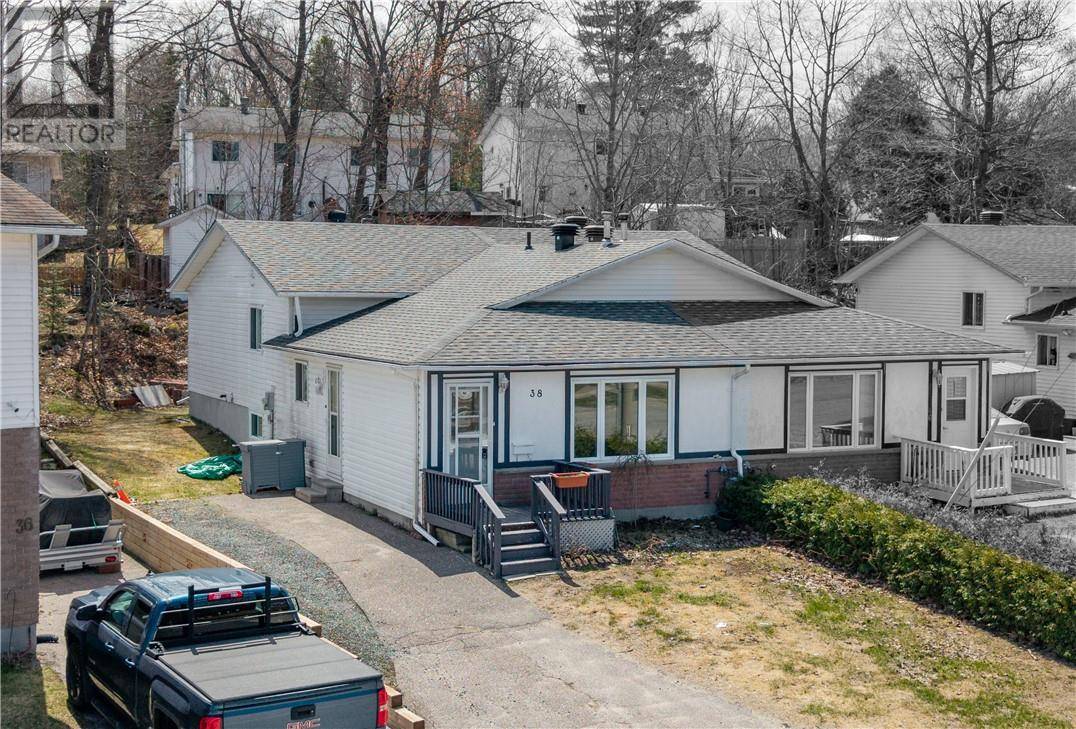 38 Beckett Boulevard, Elliot Lake, ON P5A3P7