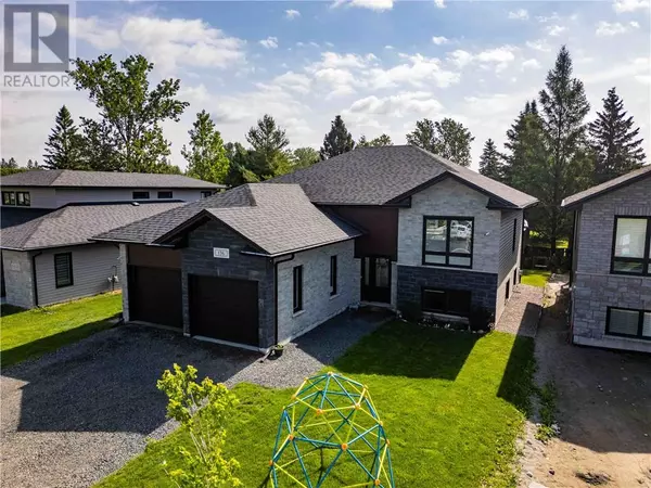 136 Hollybrook Crescent, Azilda, ON P0M1B0
