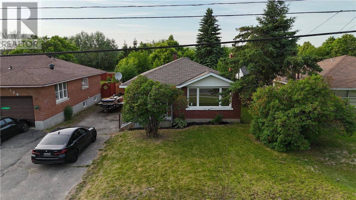 1192 Woodbine, Sudbury, ON P3A2M1