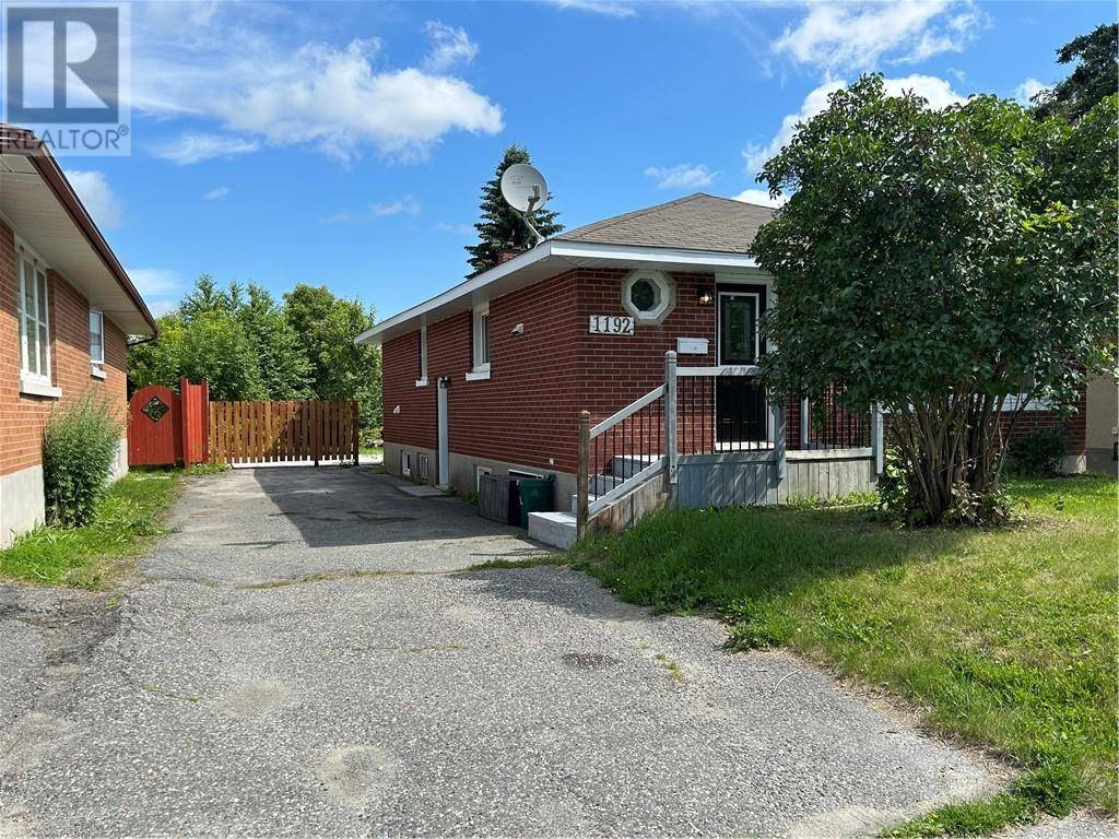 Greater Sudbury, ON P3A2M1,1192 Woodbine Avenue