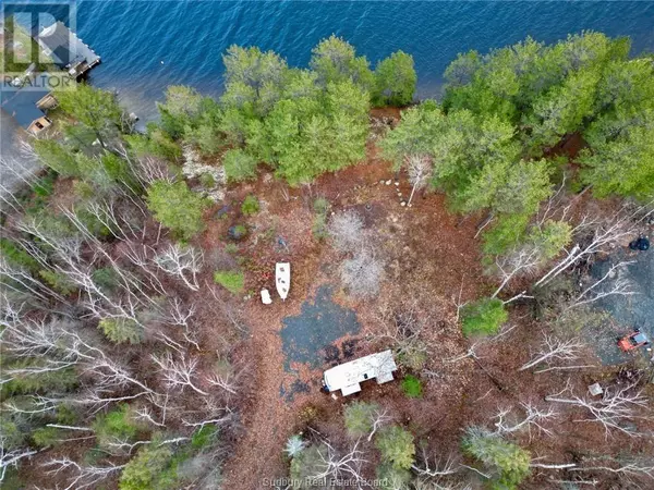 Skead, ON p0m2y0,110 Breezehill Road