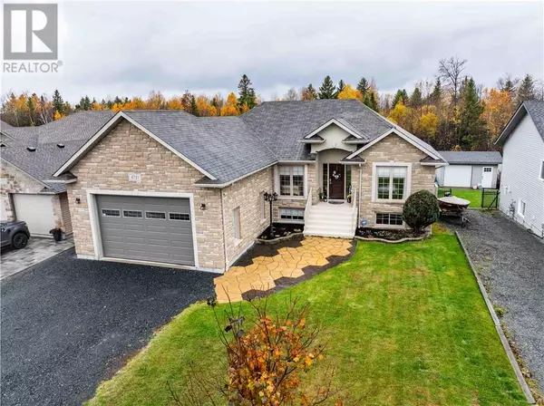 4721 Country Club Drive, Azilda, ON P0M1B0