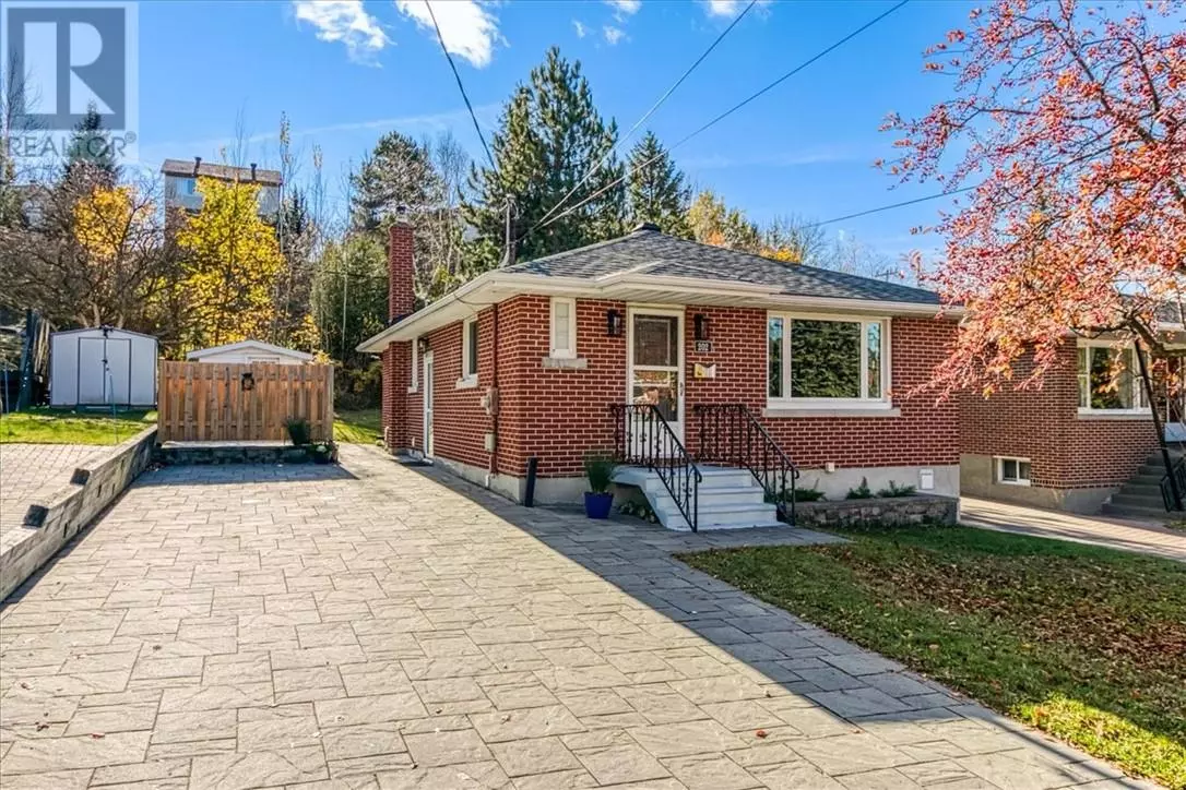 Sudbury, ON P3E1Z4,202 Dunvegan Court