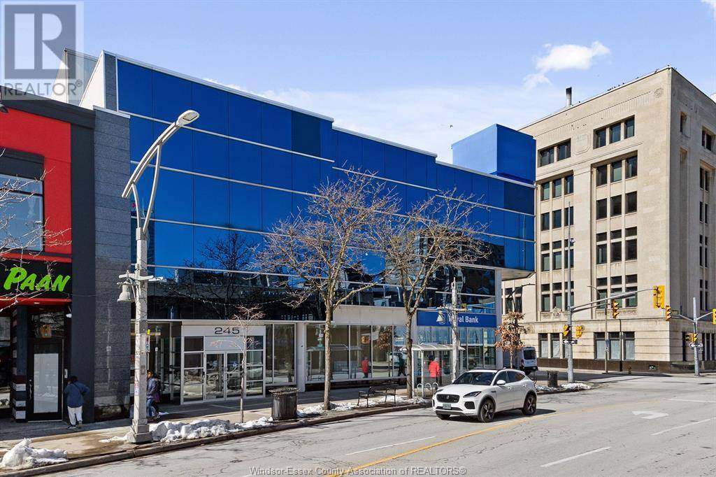 Windsor, ON N9A7J2,245 OUELLETTE AVE #301