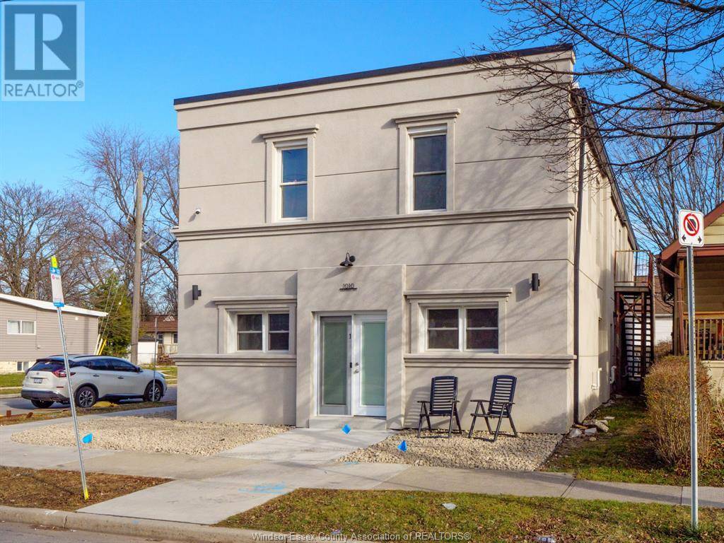 Windsor, ON N9B2J3,1010 CAMPBELL