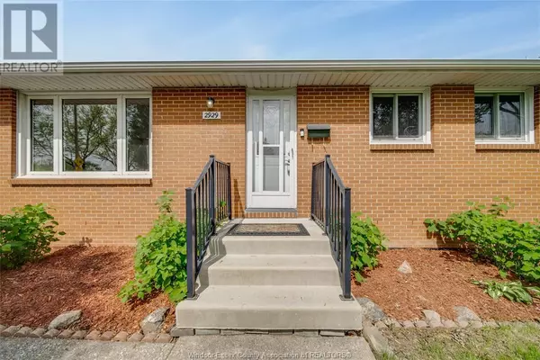 Windsor, ON N8T2J1,2929 RIVARD