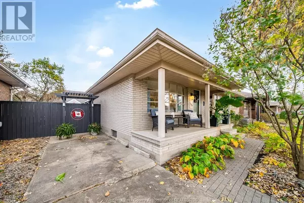 Windsor, ON N8P1B7,566 BERTHA AVENUE