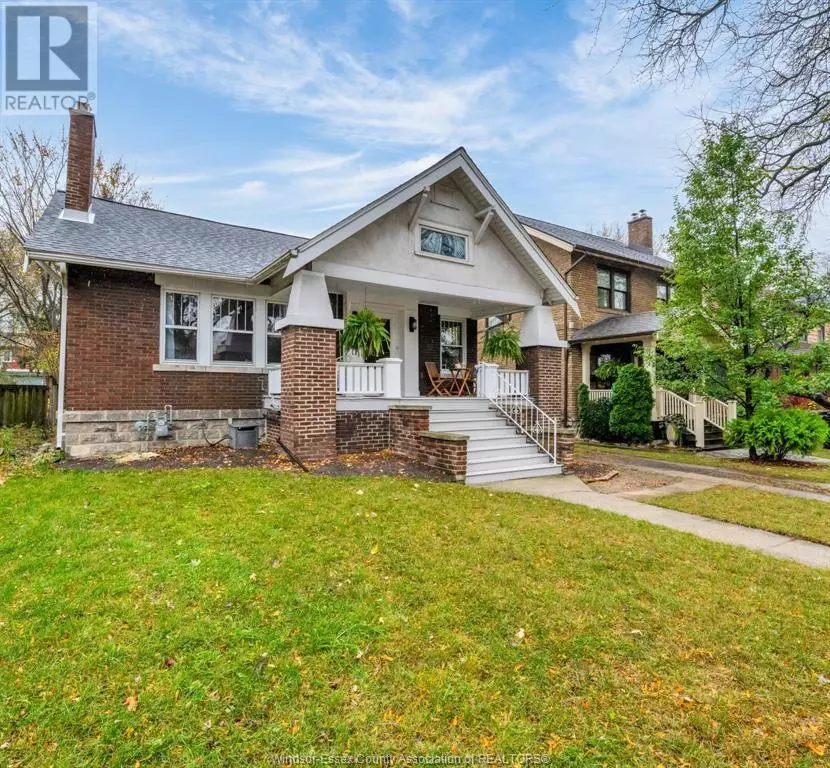 Windsor, ON N9A4N4,966 VICTORIA AVENUE