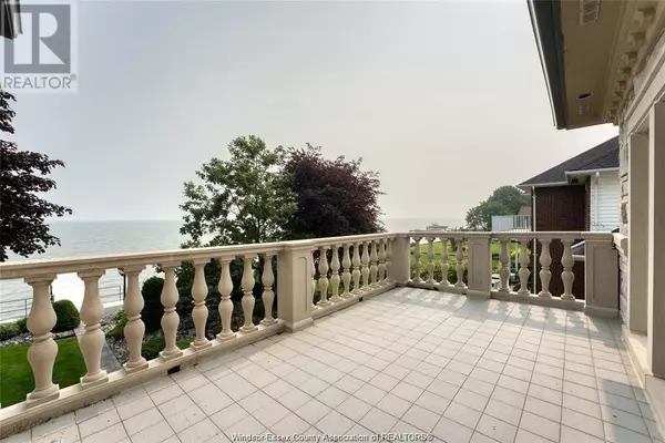 Lakeshore, ON N8N3S4,300 Elmgrove DRIVE