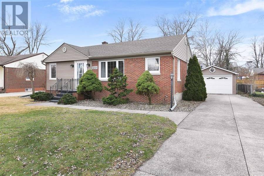 3221 LONGFELLOW, Windsor, ON N9E2L4