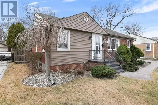 Windsor, ON N9E2L4,3221 LONGFELLOW