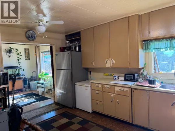 Creston, BC V0B1G3,1005 RAILWAY Boulevard