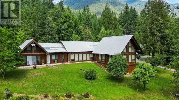 16749 CRAWFORD CREEK Road, Crawford Bay, BC V0B1E0