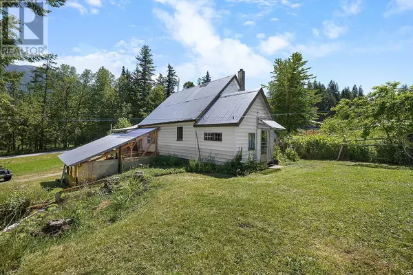 15781 PETERS  Road, Crawford Bay, BC V0B1E0