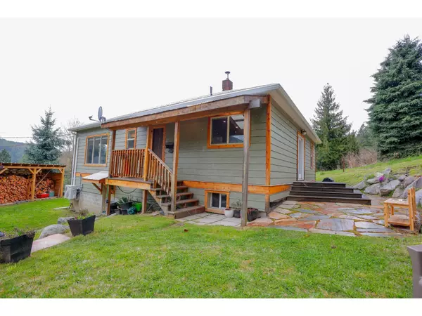 4092 BONNINGTON ROAD, Bonnington, BC V0G2G3