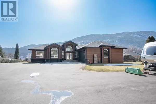 Castlegar, BC V0G1X0,2977 UPPER LEVELS Road