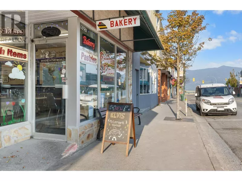 1025 CANYON Street, Creston, BC V0B1G0
