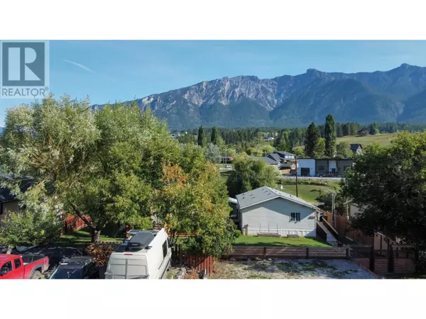 Edgewater, BC V0A1E0,4859 RIVERVIEW Drive