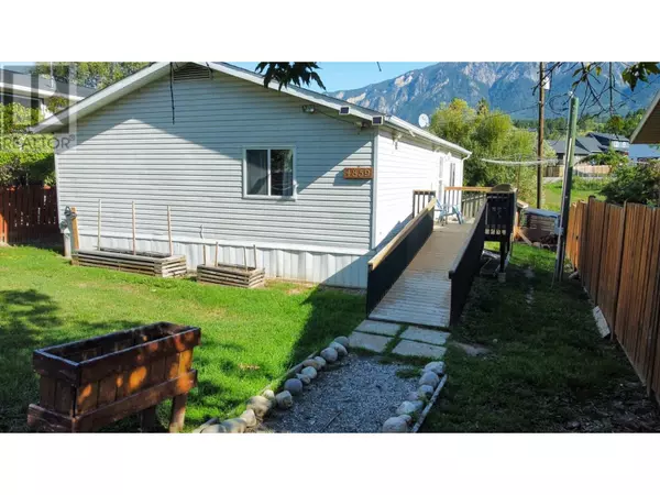 Edgewater, BC V0A1E0,4859 RIVERVIEW Drive