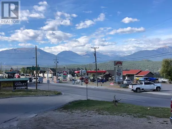 Radium Hot Springs, BC V0A1M0,4954 MADSEN Road