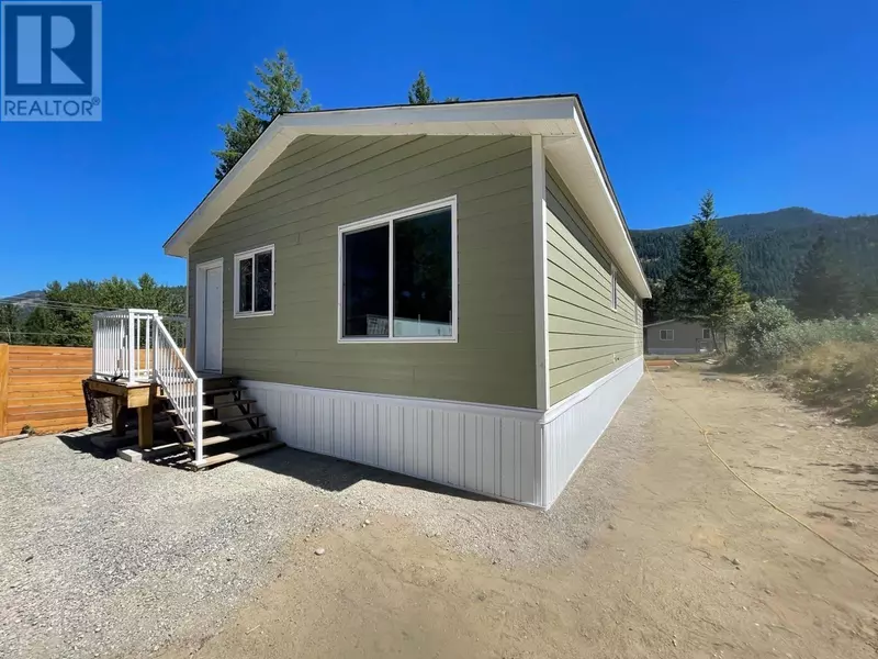 1616 BENNIGER Road, Christina Lake, BC V0H1E0