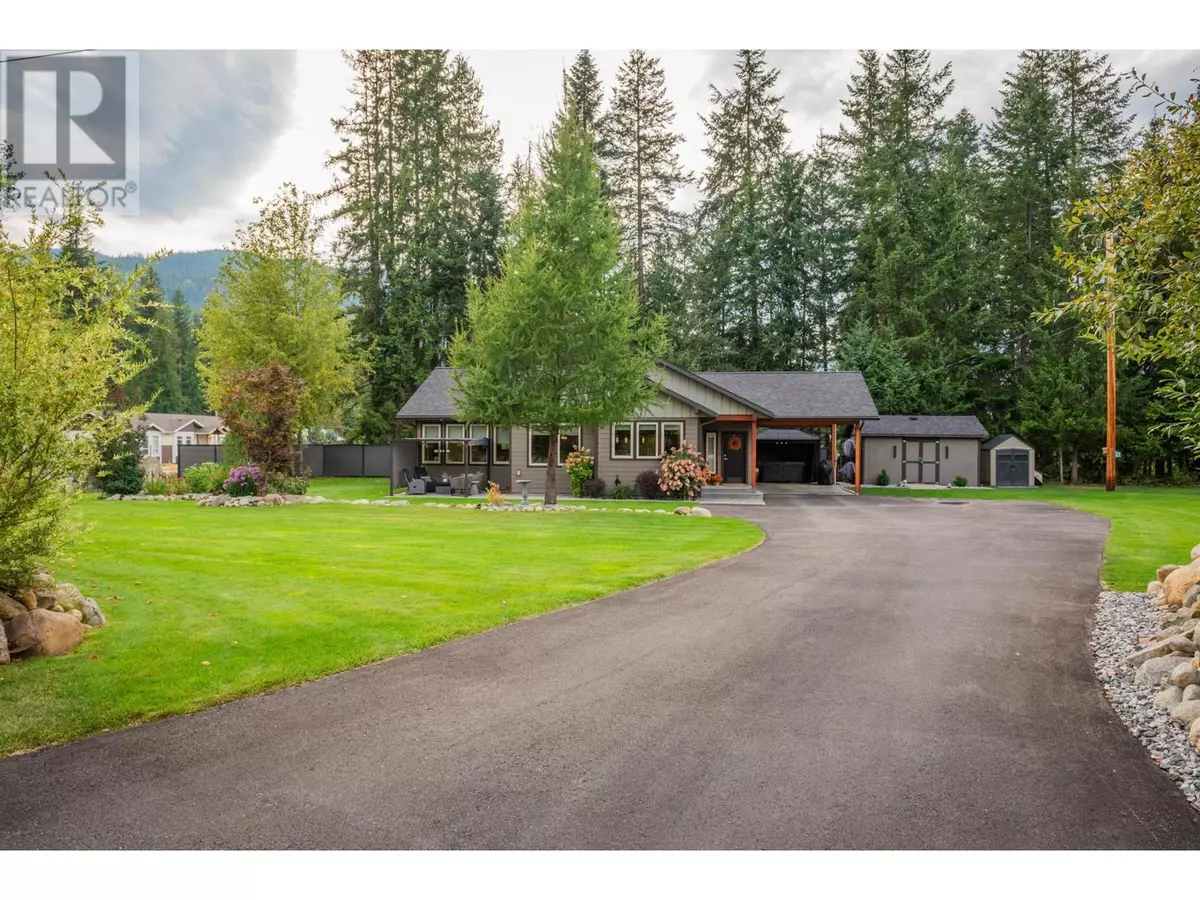 South Slocan, BC V1N2G1,2711 JACKS Crescent