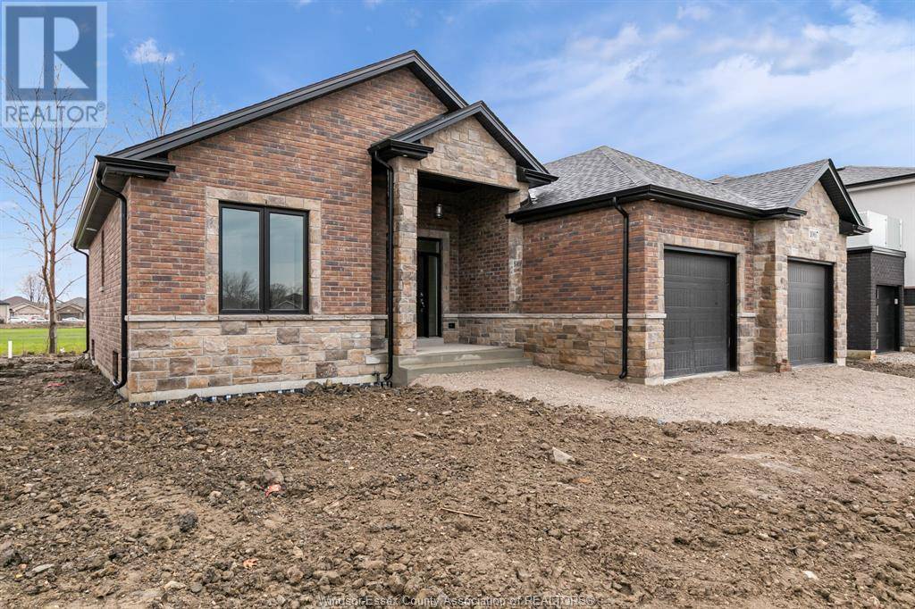 256 DELORES, Essex, ON N8M3E9