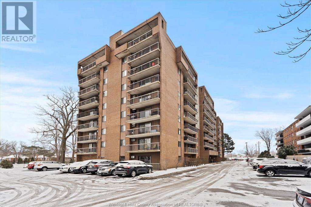 Windsor, ON N8Y4V1,3936 WYANDOTTE ST East #607