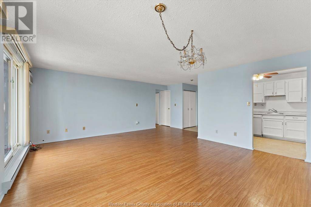 Windsor, ON N8Y4V1,3936 WYANDOTTE ST East #607