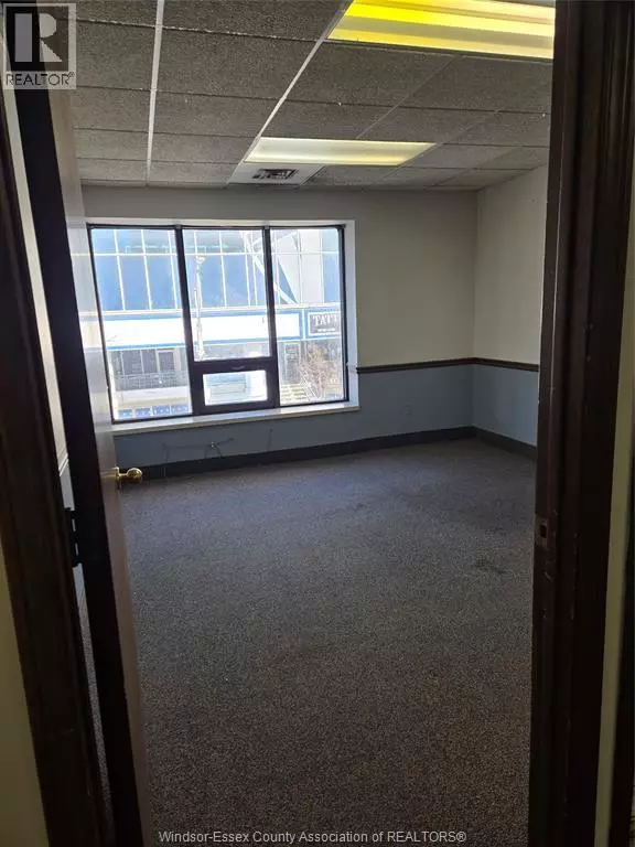 Windsor, ON N9A4J1,331 OUELLETTE AVE #UPPER