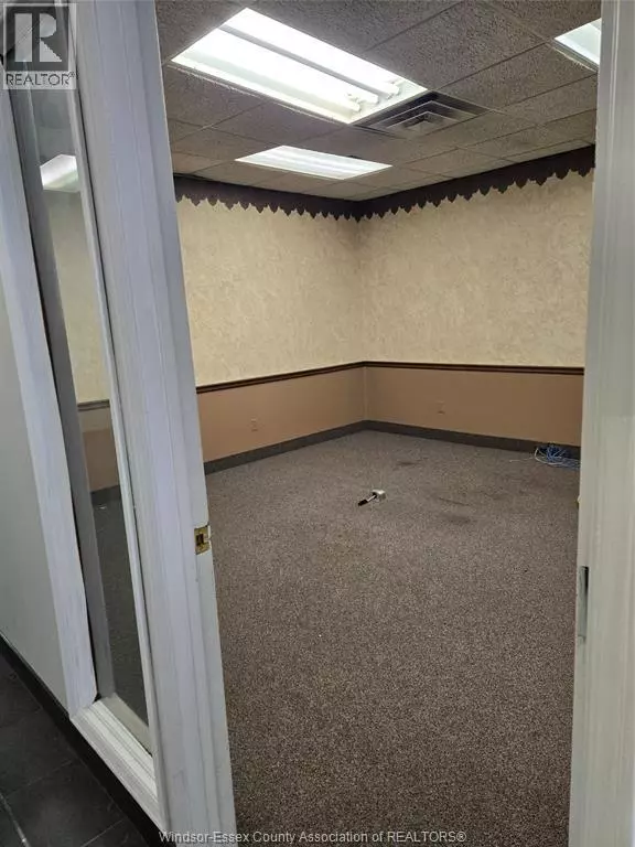 Windsor, ON N9A4J1,331 OUELLETTE AVE #UPPER