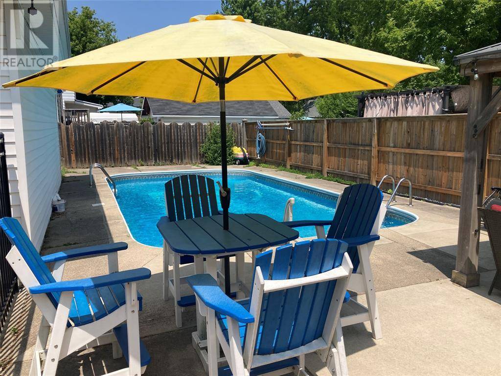 Sarnia, ON N7T1S2,746 Talfourd STREET