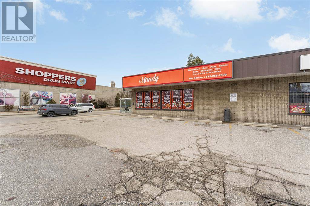 Windsor, ON N9J1A5,1705 WYANDOTTE STREET West