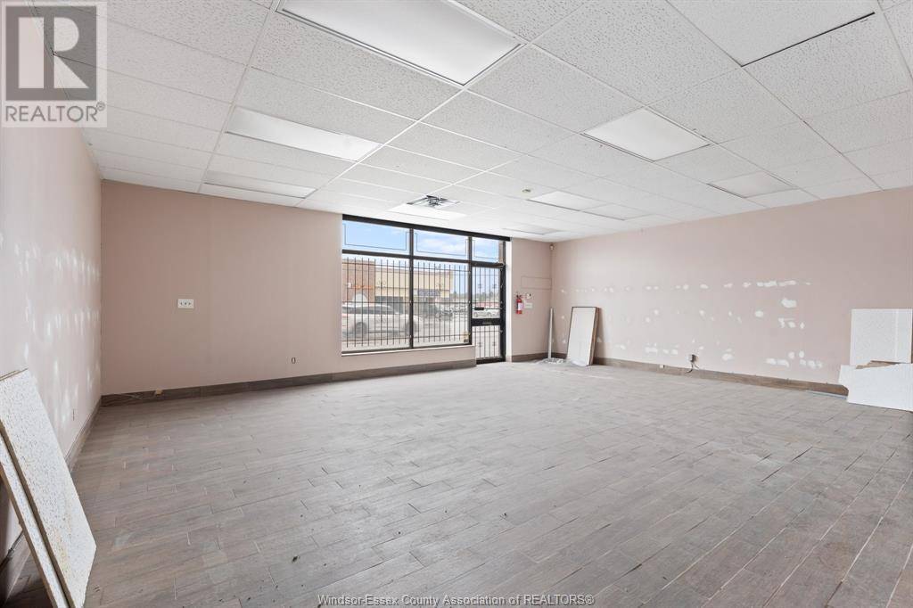 Windsor, ON N8W1H9,3770 TECUMSEH ROAD East