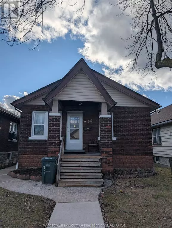 955 McKay AVENUE, Windsor, ON N9B2A4