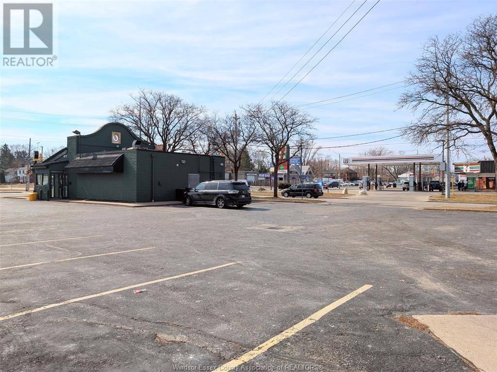 Windsor, ON N8T1C3,5150 TECUMSEH ROAD East