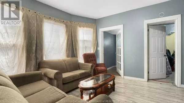 Windsor, ON N9A2K7,560-562 PIERRE AVENUE