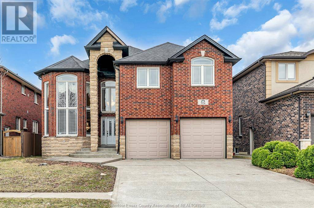 Windsor, ON N9G3C6,924 MASSIMO