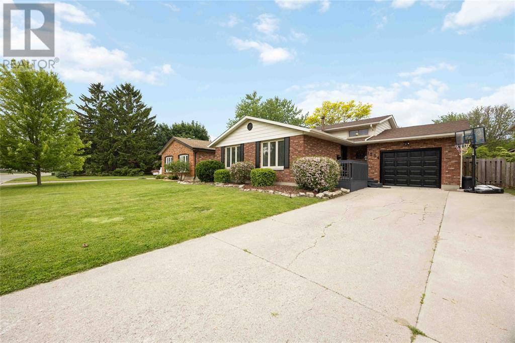 1254 ERROL ROAD East, Sarnia, ON N7S5L3
