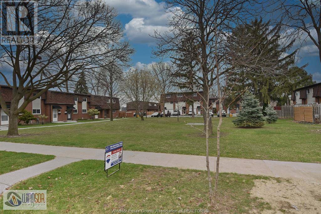 Windsor, ON N8T3A3,6278 THORNBERRY CRES #501