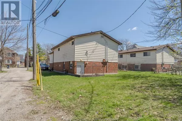 Windsor, ON N9B2B6,327-29 Curry