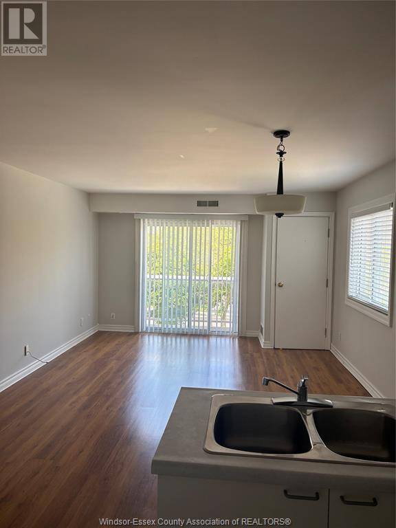 Leamington, ON N8H5E4,44 ROBSON RD #319