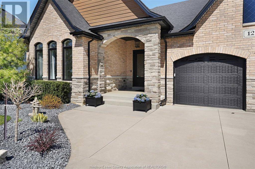 Kingsville, ON N9Y0B9,122 BLUE JAY CRESCENT