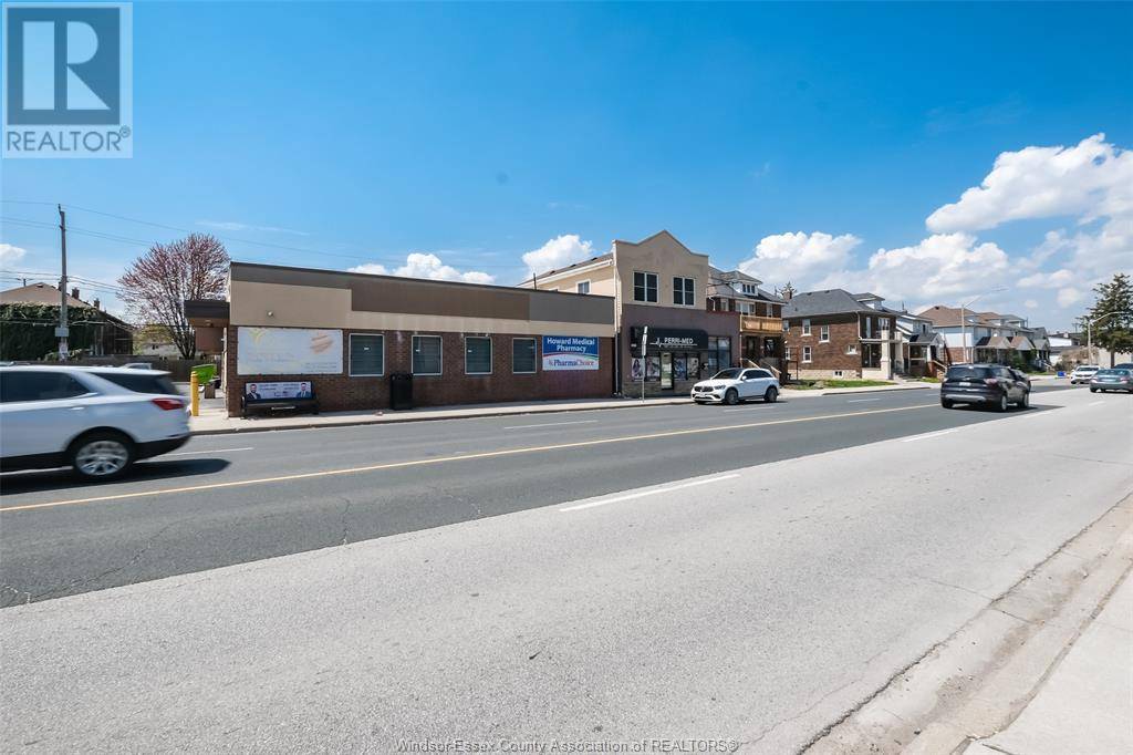 Windsor, ON N8X3V1,2288 HOWARD AVENUE