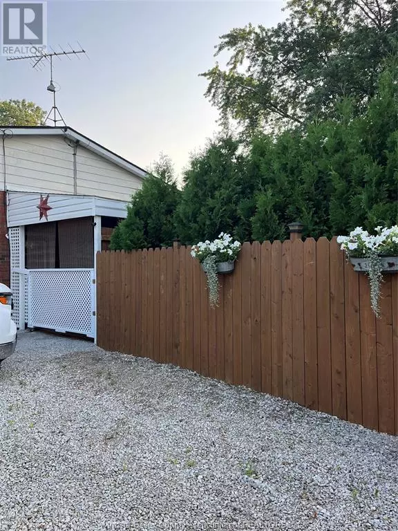 Lasalle, ON N9H1H6,5352 HURON CHURCH