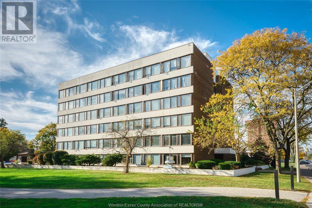 2144 PELISSIER #303, Windsor, ON N8X1N4