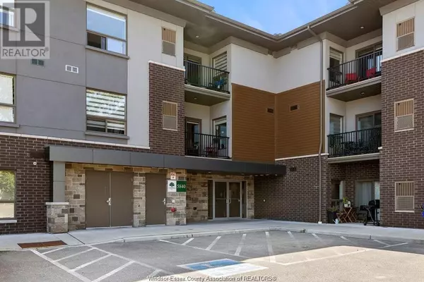 Lasalle, ON N9J0E3,5840 NEWMAN #320