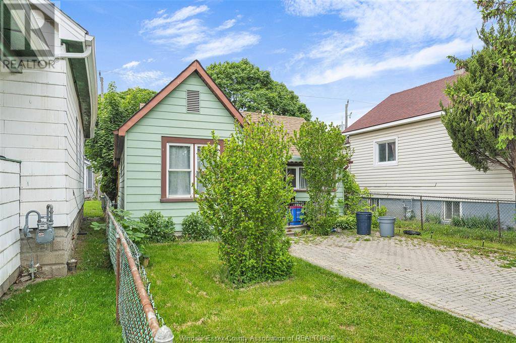 Windsor, ON N8Y2S1,1547 DROUILLARD